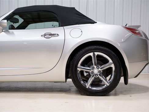 Used 2008 Saturn Sky w/ Premium Trim Package RWD image 4