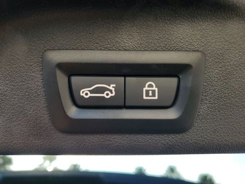 Used 2022 BMW X5 sDrive40i w/ Premium Package image 9