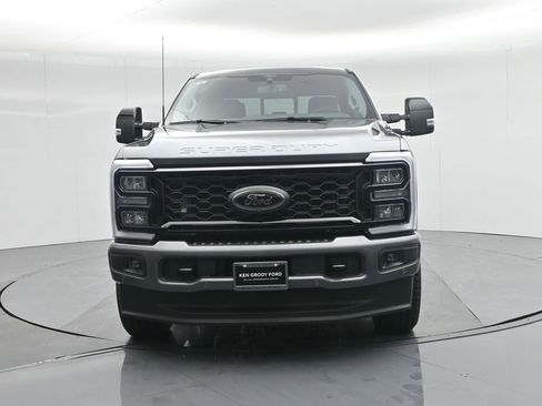 New 2026 Ford F250 Lariat w/ Black Appearance Package image 45