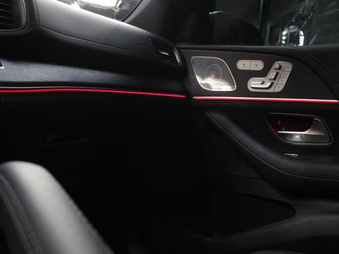 Used 2025 Mercedes-Benz GLS 63 AMG 4MATIC image 77