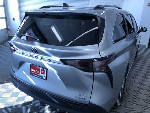 Certified 2024 Toyota Sienna XLE image 35