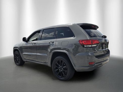 Used 2019 Jeep Grand Cherokee Altitude AWD/4WD image 5
