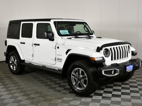 Used 2022 Jeep Wrangler Unlimited Sahara w/ LED Lighting Group image 4