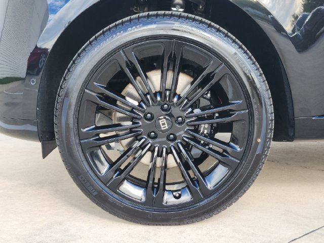 New 2027 Land Rover Range Rover Long Wheelbase SE AWD/4WD image 10