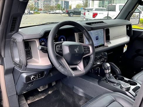 New 2026 Ford Bronco Outer Banks w/ Sasquatch Package AWD/4WD image 6