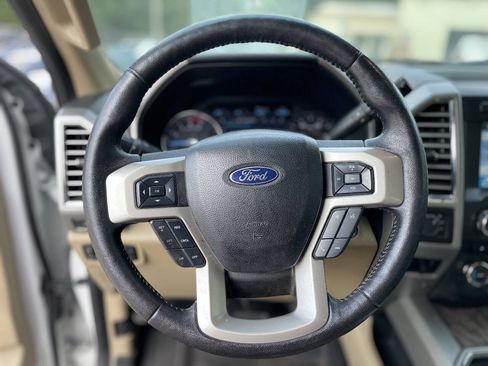 Used 2017 Ford F250 Lariat w/ Lariat Ultimate Package AWD/4WD image 16