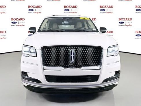 Used 2022 Lincoln Navigator Reserve AWD/4WD image 2