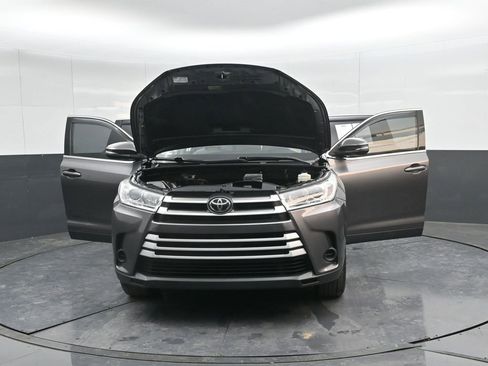 Used 2019 Toyota Highlander LE image 51