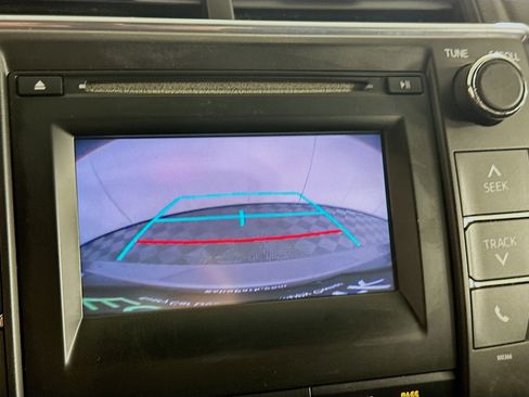 Used 2015 Toyota Camry SE FWD image 22
