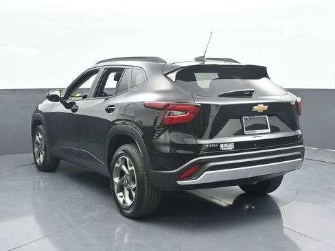 Used 2024 Chevrolet Trax LT image 4