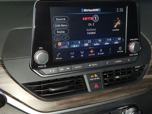 Used 2025 Nissan Altima 2.5 SV image 31