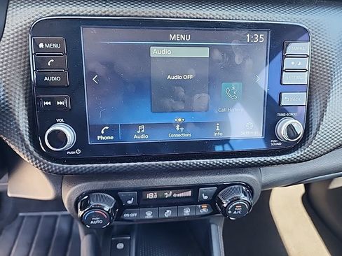 Used 2024 Nissan Kicks SV image 15