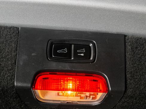 Used 2012 Porsche Cayenne image 25