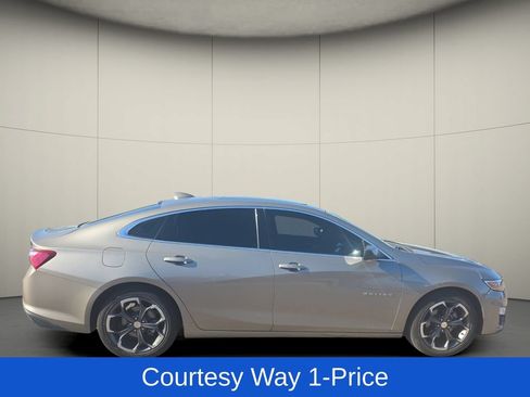 Used 2022 Chevrolet Malibu LT FWD image 11