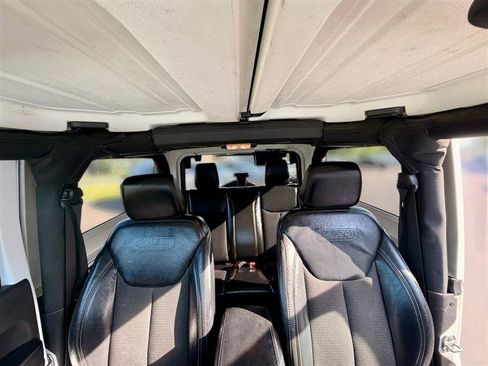 Used 2016 Jeep Wrangler Sahara AWD/4WD image 19