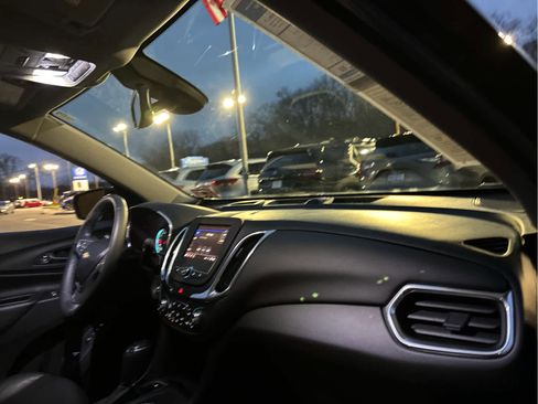 Used 2020 Chevrolet Equinox LT w/ Midnight Edition image 27