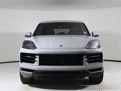 Certified 2025 Porsche Cayenne S image 10