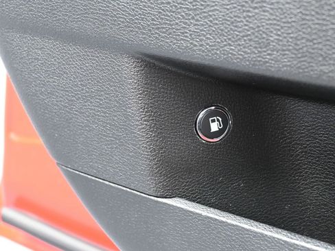 Used 2019 Dodge Charger SXT image 18