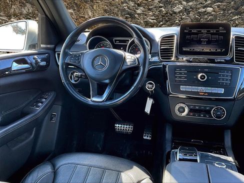 Used 2019 Mercedes-Benz GLE 400 4MATIC w/ Premium 1 Package image 5