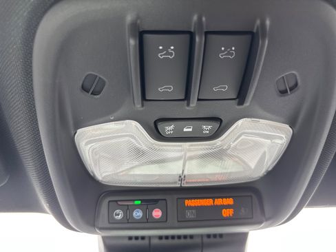 Used 2024 Chevrolet Colorado ZR2 w/ ZR2 Convenience Package III image 31