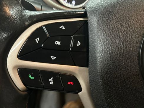 Used 2018 Jeep Cherokee High Altitude w/ Luxury Group image 36