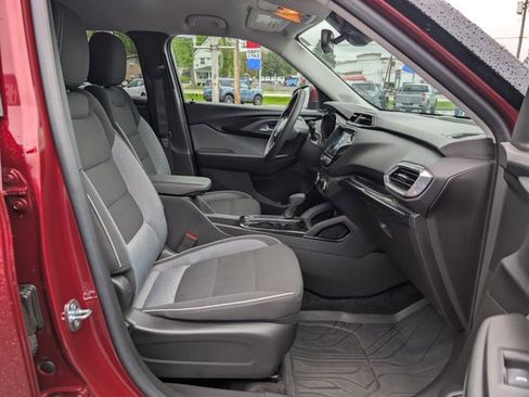 Used 2023 Chevrolet TrailBlazer LT w/ Convenience Package FWD image 12