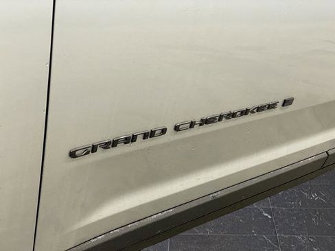 New 2026 Jeep Grand Cherokee Altitude AWD/4WD image 37
