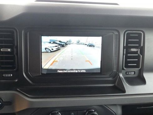 Used 2023 Ford Bronco Base image 19