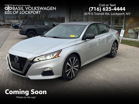 Used 2019 Nissan Altima 2.5 SR w/ SR Premium Package image 1