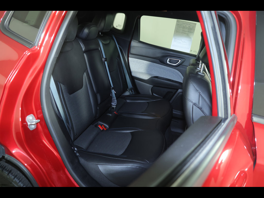 Used 2025 Jeep Compass Latitude AWD/4WD image 26
