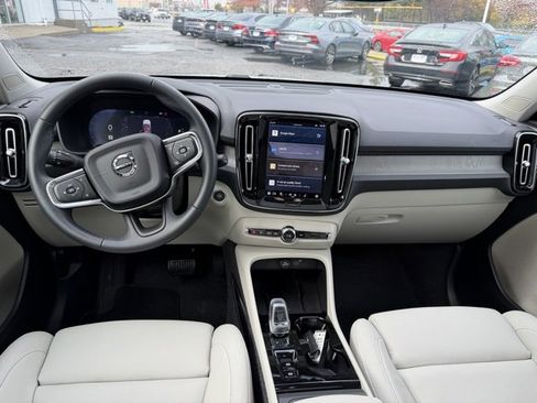 Used 2025 Volvo XC40 B5 Ultra w/ Protection Package Premier image 2