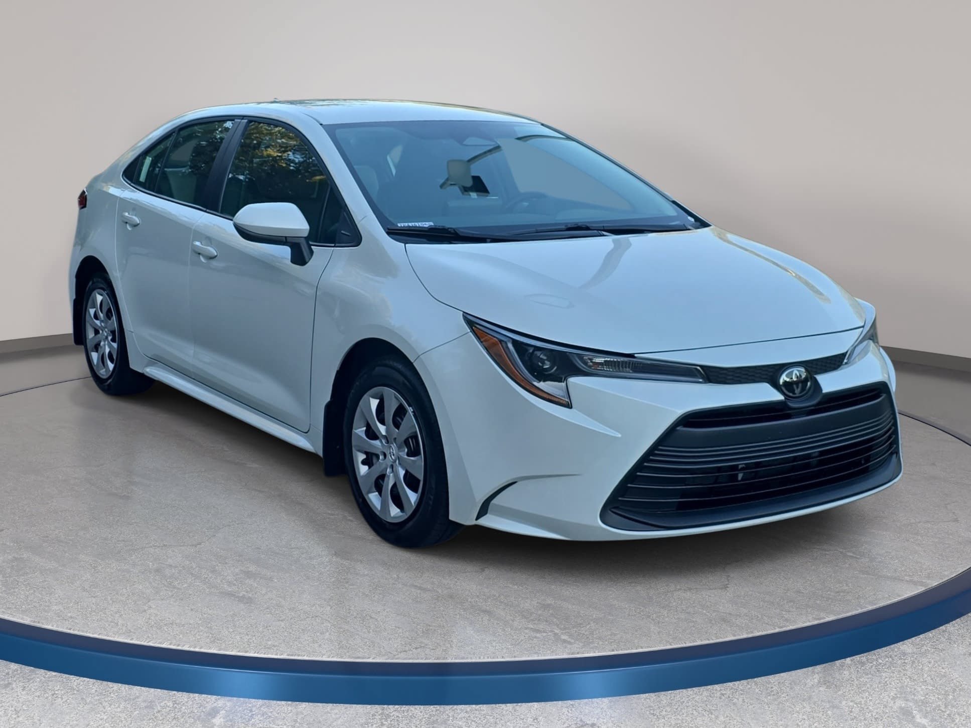 Used 2026 Toyota Corolla LE FWD image 3