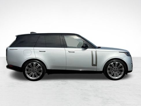 Used 2025 Land Rover Range Rover SE image 8
