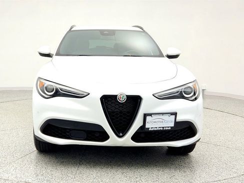 Used 2022 Alfa Romeo Stelvio Sprint image 2