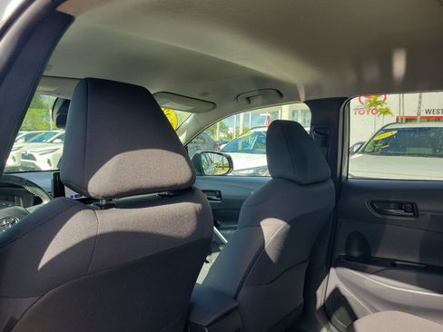Used 2023 Toyota Corolla Cross LE FWD image 15