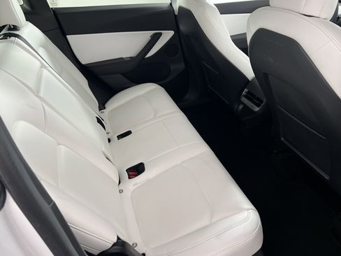 Used 2021 Tesla Model Y Long Range image 20