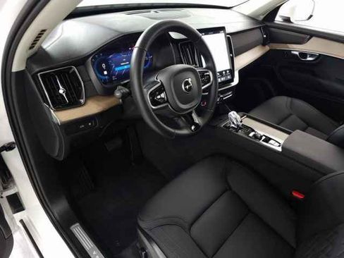 New 2025 Volvo XC90 T8 Plus w/ Protection Package Premier image 14