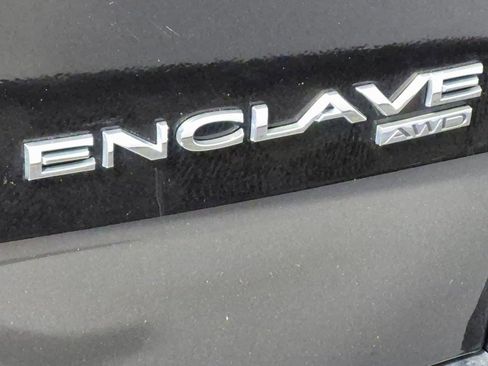 Used 2017 Buick Enclave Leather image 8