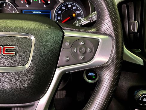 Used 2024 GMC Terrain SLE image 12