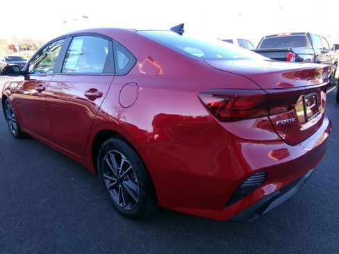 Used 2024 Kia Forte LXS w/ LXS Technology Package FWD image 5