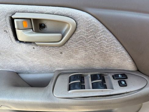 Used 1997 Toyota Camry LE image 18