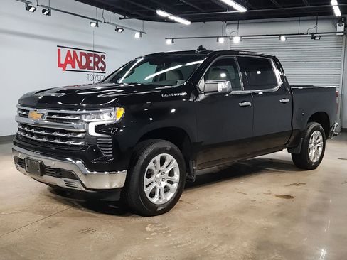 Used 2024 Chevrolet Silverado 1500 LTZ image 3