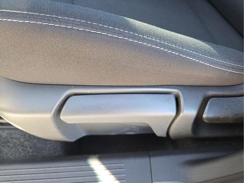 Used 2024 Nissan Rogue S image 14