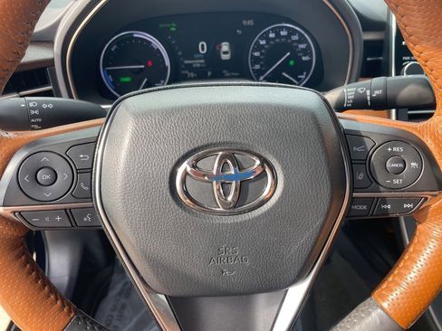 Used 2022 Toyota Avalon Limited image 15