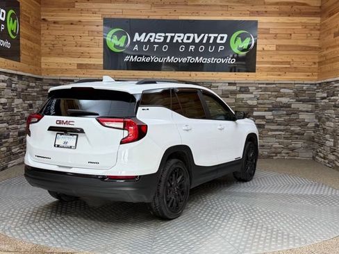 Used 2023 GMC Terrain SLE w/ Driver Convenience Package AWD/4WD image 11