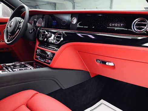 Used 2022 Rolls-Royce Ghost image 53