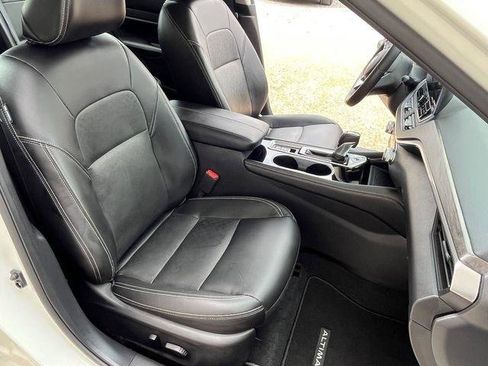 Used 2023 Nissan Altima 2.5 SL FWD image 23