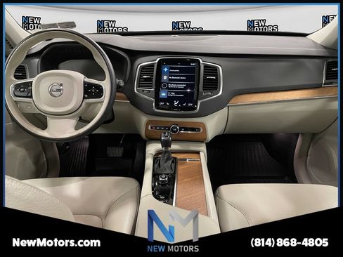 Used 2022 Volvo XC90 T6 Momentum w/ Climate Package AWD/4WD image 10