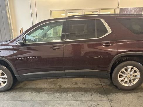 Used 2020 Chevrolet Traverse LT image 9