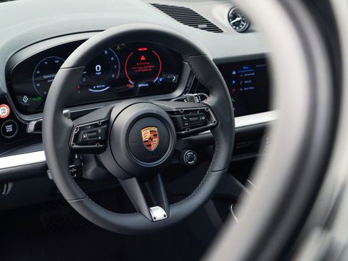 New 2026 Porsche Cayenne Coupe image 21